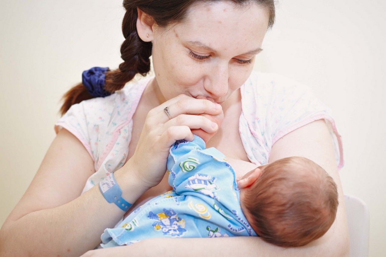 Более 100 молодых мам получили сертификаты на покупку товаров первой необходимости для новорождённых